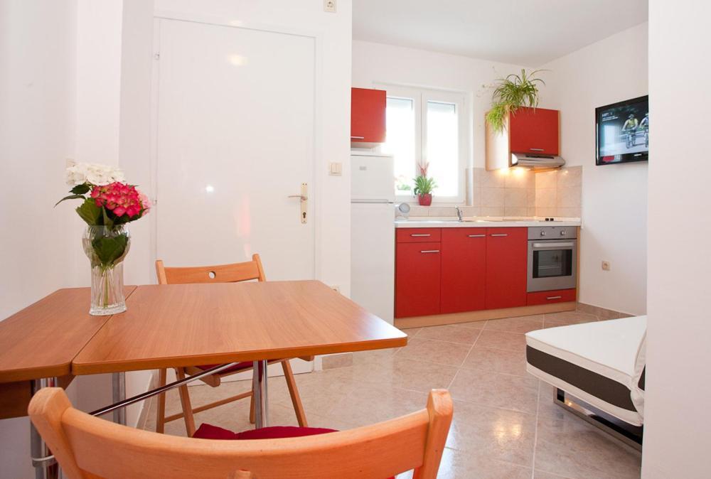 Apartments Melita Крк Экстерьер фото
