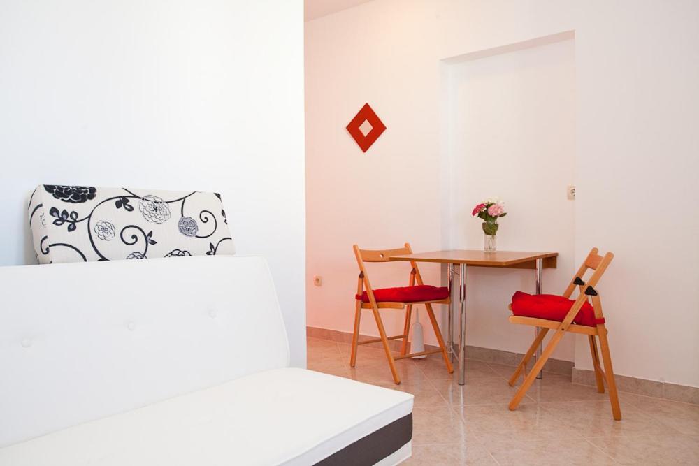 Apartments Melita Крк Экстерьер фото
