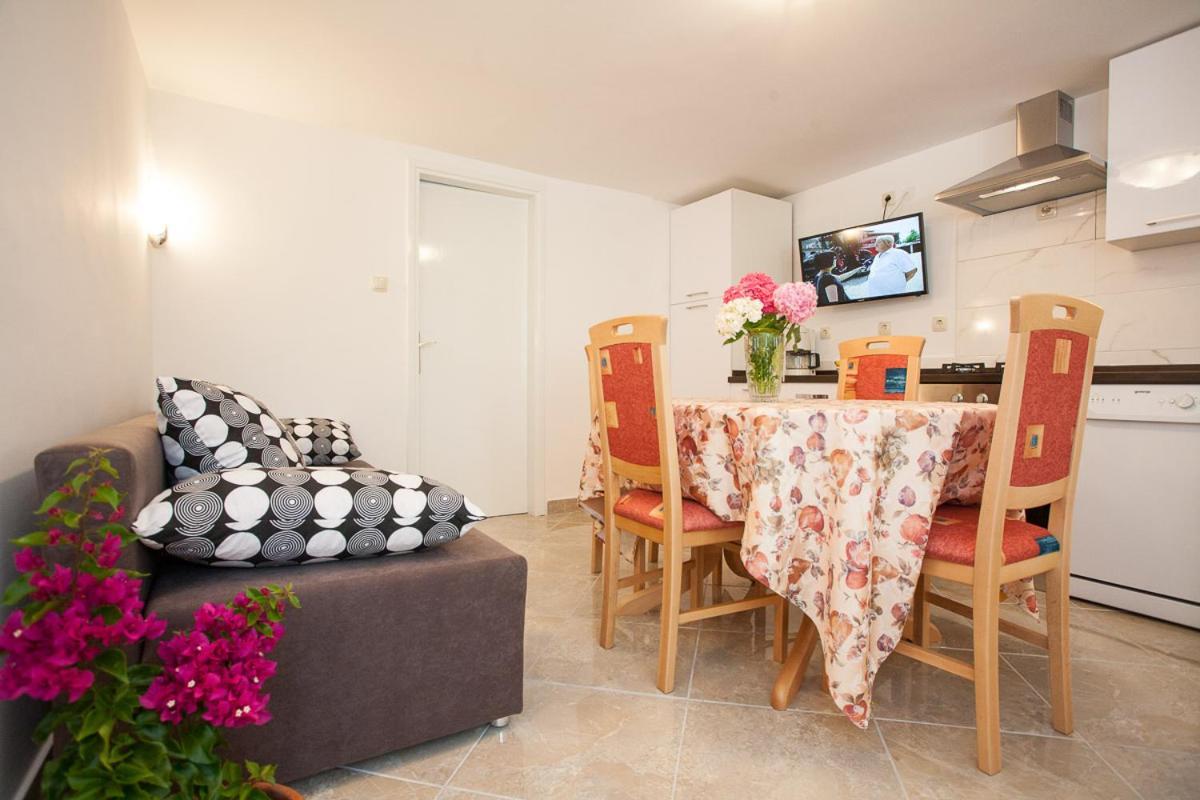 Apartments Melita Крк Экстерьер фото