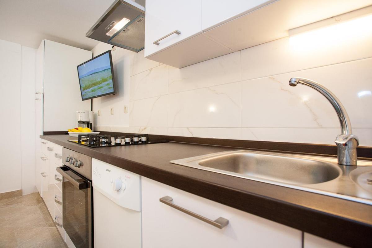 Apartments Melita Крк Экстерьер фото
