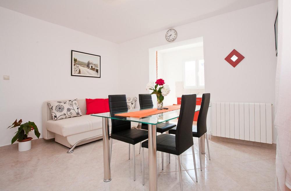 Apartments Melita Крк Экстерьер фото